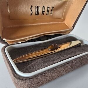 Swank Gold and Carnelion Aggot Tie Clip With Case.